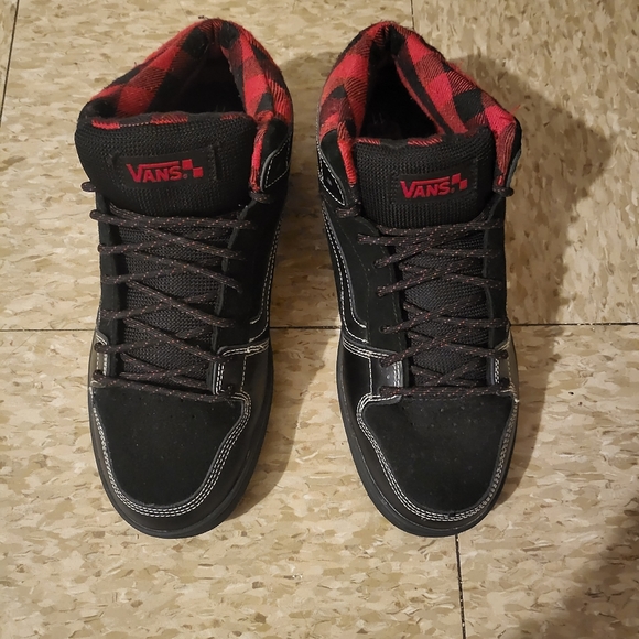 Vans Other - VANS Edgemont Mid Top Black Red Plaid Skateboarding Sneakers